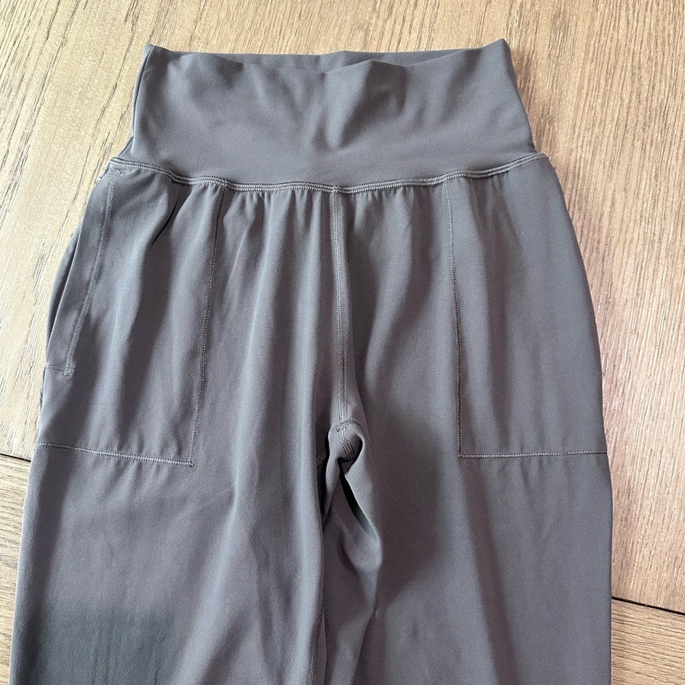 Athleta Salutation High Rise Jogger Size XS Light Gray/Brown - Picture 2 of 10